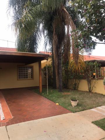 Alugar Casa / Condomínio - térrea em Ribeirão Preto. apenas R$ 2.300,00